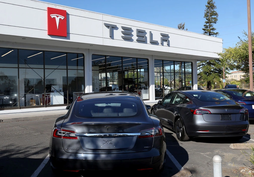 Tesla Recalls 200,000 Vehicles for Rearview Camera Problems
