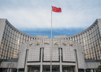 China’s Central Bank Encourages Local Businesses to Accept International Credit Cards
