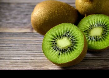 Benefits of Eating Kiwi