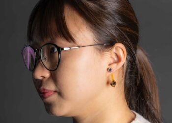 New jewel in wearable tech: UW researchers create smart earring to monitor body temperature